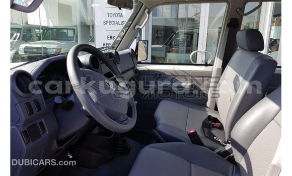 Buy Import Toyota Land Cruiser White Car in Import - Dubai in Bujumbura Buy Import Toyota Land Cruiser White Car in Import - Dubai in Bujumbura