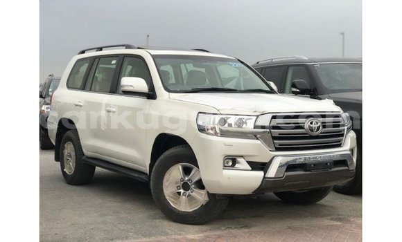Acheter Import Voiture Toyota Land Cruiser Blanc à Import - Dubai, Bujumbura Acheter Import Voiture Toyota Land Cruiser Blanc à Import - Dubai, Bujumbura