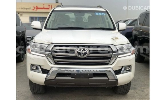 Acheter Import Voiture Toyota Land Cruiser Blanc à Import - Dubai, Bujumbura Acheter Import Voiture Toyota Land Cruiser Blanc à Import - Dubai, Bujumbura