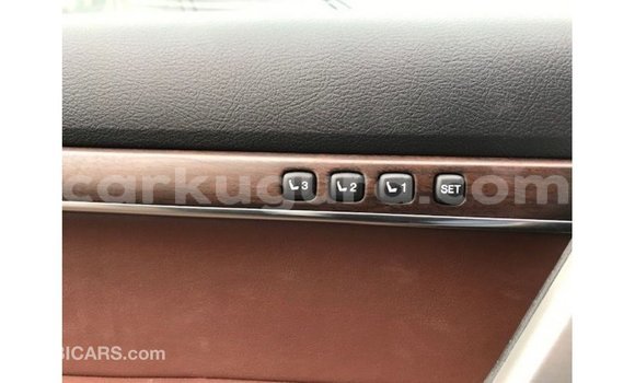 Acheter Import Voiture Toyota Land Cruiser Noir à Import - Dubai, Bujumbura Acheter Import Voiture Toyota Land Cruiser Noir à Import - Dubai, Bujumbura