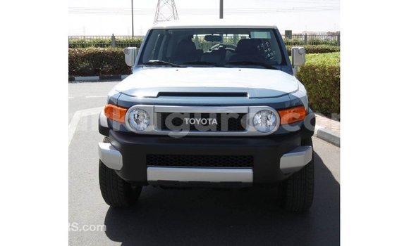 Acheter Import Voiture Toyota FJ Cruiser Bleu à Import - Dubai, Bujumbura Acheter Import Voiture Toyota FJ Cruiser Bleu à Import - Dubai, Bujumbura