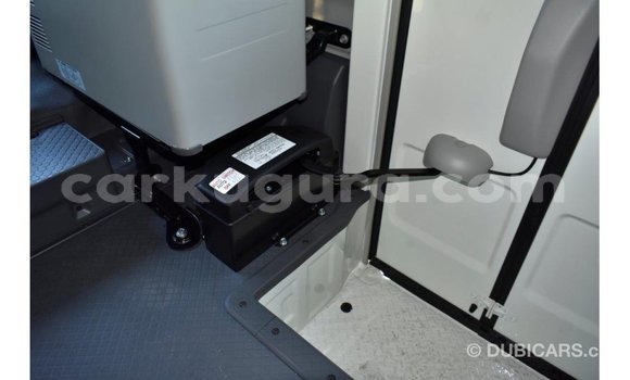 Acheter Import Voiture Toyota Coaster Blanc à Import - Dubai, Bujumbura Acheter Import Voiture Toyota Coaster Blanc à Import - Dubai, Bujumbura
