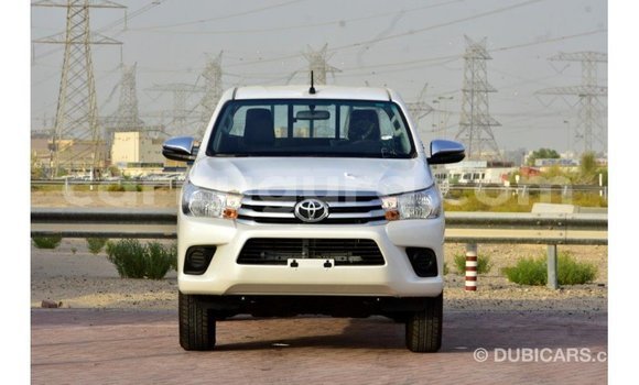 Acheter Import Voiture Toyota Hilux Blanc à Import - Dubai, Bujumbura Acheter Import Voiture Toyota Hilux Blanc à Import - Dubai, Bujumbura