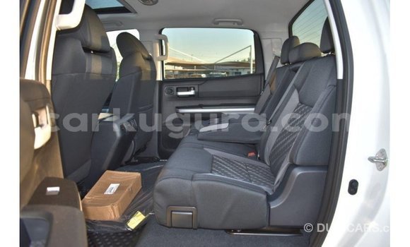 Acheter Import Voiture Toyota Tundra Blanc à Import - Dubai, Bujumbura Acheter Import Voiture Toyota Tundra Blanc à Import - Dubai, Bujumbura