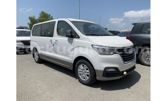 Acheter Import Voiture Hyundai Accent Blanc à Import - Dubai, Bujumbura Acheter Import Voiture Hyundai Accent Blanc à Import - Dubai, Bujumbura