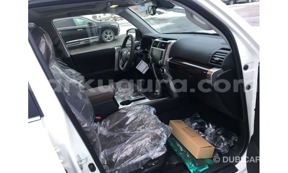 Acheter Import Voiture Toyota 4Runner Blanc à Import - Dubai, Bujumbura Acheter Import Voiture Toyota 4Runner Blanc à Import - Dubai, Bujumbura