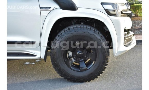 Buy Import Toyota Land Cruiser White Car in Import - Dubai in Bujumbura Buy Import Toyota Land Cruiser White Car in Import - Dubai in Bujumbura