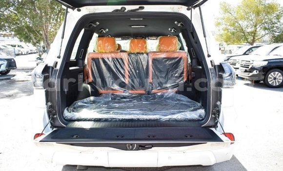 Nunua Imported Lexus LX Nyeupe Gari ndani ya Import - Dubai nchini Bujumbura Nunua Imported Lexus LX Nyeupe Gari ndani ya Import - Dubai nchini Bujumbura