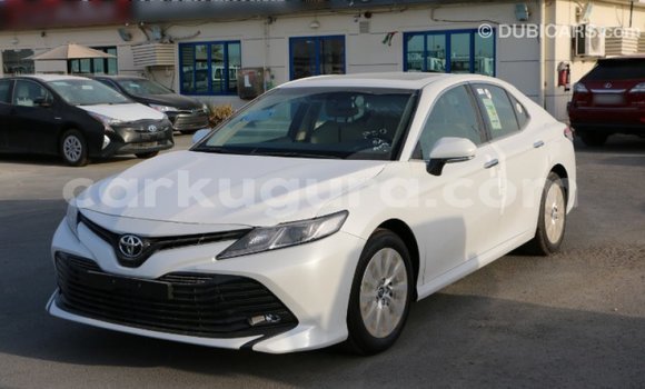 Acheter Import Voiture Toyota Camry Blanc à Import - Dubai, Bujumbura Acheter Import Voiture Toyota Camry Blanc à Import - Dubai, Bujumbura