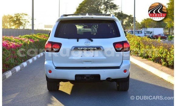 Acheter Import Voiture Toyota Sequoia Blanc à Import - Dubai, Bujumbura Acheter Import Voiture Toyota Sequoia Blanc à Import - Dubai, Bujumbura