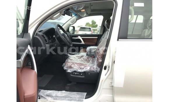 Buy Import Toyota Land Cruiser White Car in Import - Dubai in Bujumbura Buy Import Toyota Land Cruiser White Car in Import - Dubai in Bujumbura