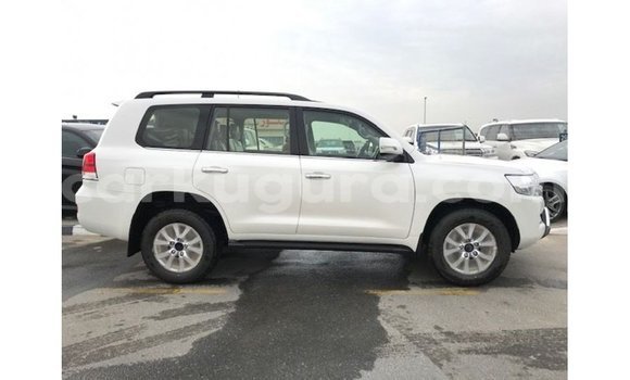 Buy Import Toyota Land Cruiser White Car in Import - Dubai in Bujumbura Buy Import Toyota Land Cruiser White Car in Import - Dubai in Bujumbura