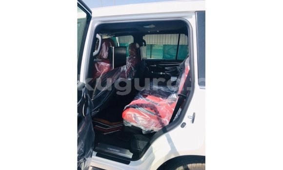 Nunua Imported Lexus LX Nyeupe Gari ndani ya Import - Dubai nchini Bujumbura Nunua Imported Lexus LX Nyeupe Gari ndani ya Import - Dubai nchini Bujumbura
