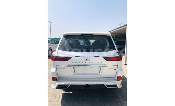Nunua Imported Lexus LX Nyeupe Gari ndani ya Import - Dubai nchini Bujumbura Nunua Imported Lexus LX Nyeupe Gari ndani ya Import - Dubai nchini Bujumbura