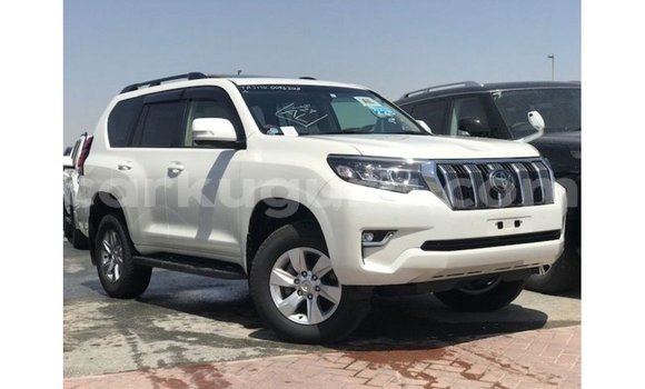 Acheter Import Voiture Toyota Prado Blanc à Import - Dubai, Bujumbura Acheter Import Voiture Toyota Prado Blanc à Import - Dubai, Bujumbura