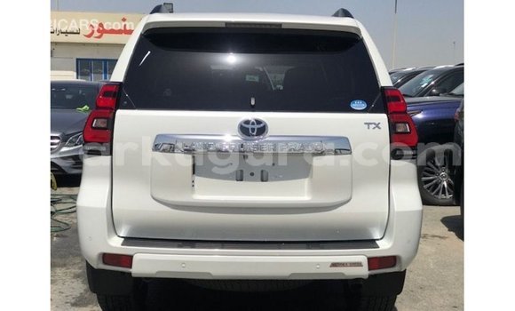 Acheter Import Voiture Toyota Prado Blanc à Import - Dubai, Bujumbura Acheter Import Voiture Toyota Prado Blanc à Import - Dubai, Bujumbura