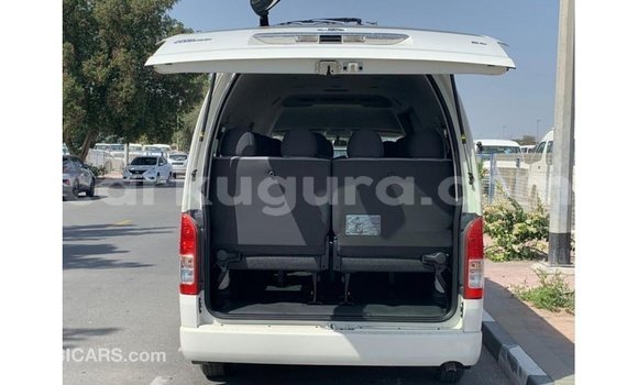 Nunua Imported Toyota Hiace Nyeupe Gari ndani ya Import - Dubai nchini Bujumbura Nunua Imported Toyota Hiace Nyeupe Gari ndani ya Import - Dubai nchini Bujumbura