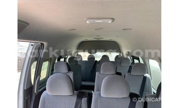 Nunua Imported Toyota Hiace Nyeupe Gari ndani ya Import - Dubai nchini Bujumbura Nunua Imported Toyota Hiace Nyeupe Gari ndani ya Import - Dubai nchini Bujumbura