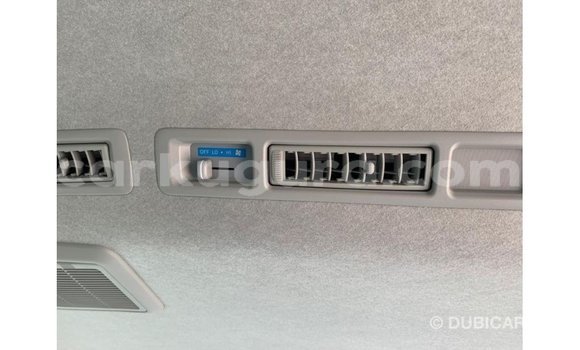 Nunua Imported Toyota Hiace Nyeupe Gari ndani ya Import - Dubai nchini Bujumbura Nunua Imported Toyota Hiace Nyeupe Gari ndani ya Import - Dubai nchini Bujumbura