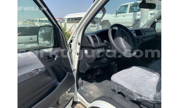 Nunua Imported Toyota Hiace Nyeupe Gari ndani ya Import - Dubai nchini Bujumbura Nunua Imported Toyota Hiace Nyeupe Gari ndani ya Import - Dubai nchini Bujumbura