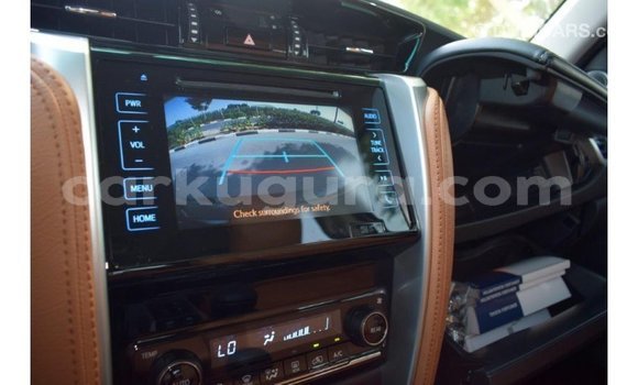 Acheter Import Voiture Toyota Fortuner Noir à Import - Dubai, Bujumbura Acheter Import Voiture Toyota Fortuner Noir à Import - Dubai, Bujumbura