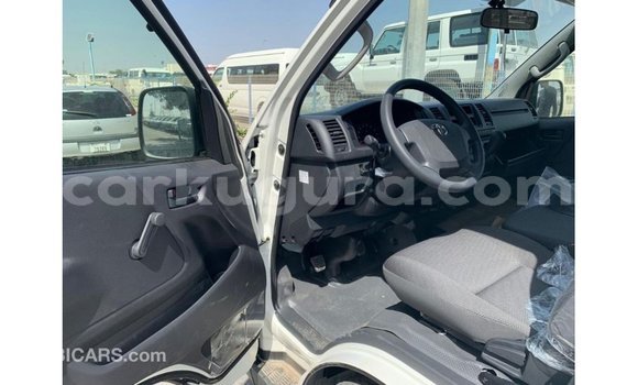 Nunua Imported Toyota Hiace Nyeupe Gari ndani ya Import - Dubai nchini Bujumbura Nunua Imported Toyota Hiace Nyeupe Gari ndani ya Import - Dubai nchini Bujumbura