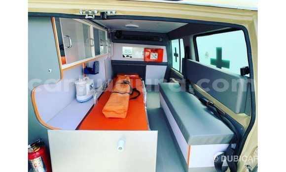 Nunua Imported Toyota Land Cruiser Beige Gari ndani ya Import - Dubai nchini Bujumbura Nunua Imported Toyota Land Cruiser Beige Gari ndani ya Import - Dubai nchini Bujumbura