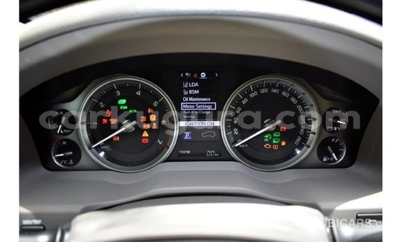 Acheter Import Voiture Toyota Land Cruiser Blanc à Import - Dubai, Bujumbura Acheter Import Voiture Toyota Land Cruiser Blanc à Import - Dubai, Bujumbura