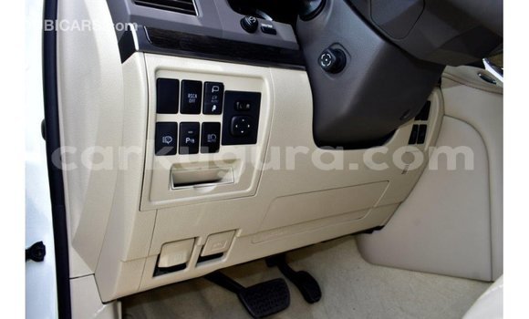 Acheter Import Voiture Toyota Land Cruiser Blanc à Import - Dubai, Bujumbura Acheter Import Voiture Toyota Land Cruiser Blanc à Import - Dubai, Bujumbura