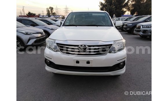 Nunua Imported Toyota Fortuner Nyeupe Gari ndani ya Import - Dubai nchini Bujumbura Nunua Imported Toyota Fortuner Nyeupe Gari ndani ya Import - Dubai nchini Bujumbura