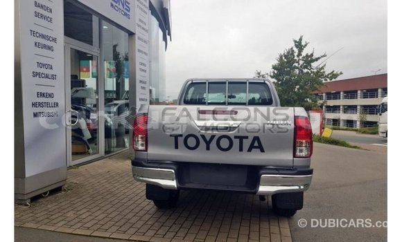 Nunua Imported Toyota Hilux Brown Gari ndani ya Import - Dubai nchini Bujumbura Nunua Imported Toyota Hilux Brown Gari ndani ya Import - Dubai nchini Bujumbura