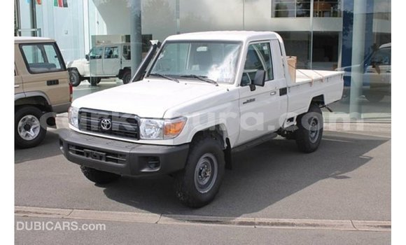 Nunua Imported Toyota Land Cruiser Nyeupe Gari ndani ya Import - Dubai nchini Bujumbura Nunua Imported Toyota Land Cruiser Nyeupe Gari ndani ya Import - Dubai nchini Bujumbura