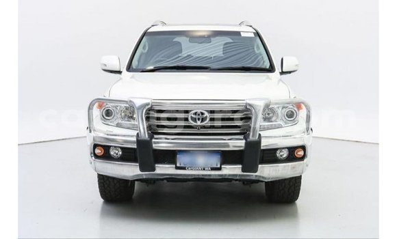 Buy Import Toyota Land Cruiser White Car in Import - Dubai in Bujumbura Buy Import Toyota Land Cruiser White Car in Import - Dubai in Bujumbura