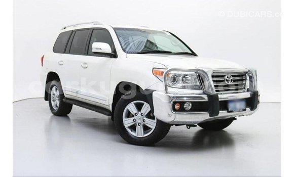 Buy Import Toyota Land Cruiser White Car in Import - Dubai in Bujumbura Buy Import Toyota Land Cruiser White Car in Import - Dubai in Bujumbura