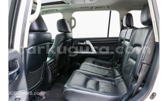 Buy Import Toyota Land Cruiser White Car in Import - Dubai in Bujumbura Buy Import Toyota Land Cruiser White Car in Import - Dubai in Bujumbura