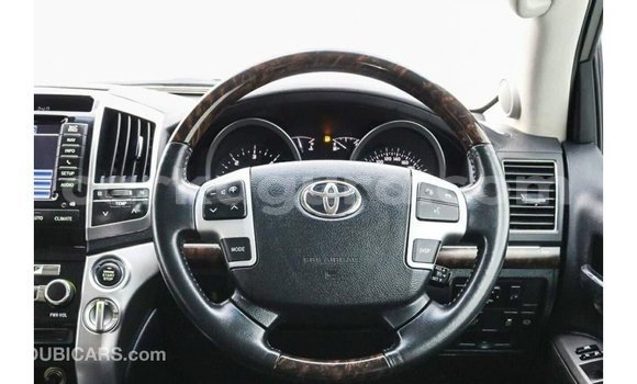 Buy Import Toyota Land Cruiser White Car in Import - Dubai in Bujumbura Buy Import Toyota Land Cruiser White Car in Import - Dubai in Bujumbura