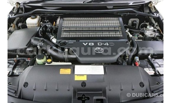 Buy Import Toyota Land Cruiser White Car in Import - Dubai in Bujumbura Buy Import Toyota Land Cruiser White Car in Import - Dubai in Bujumbura