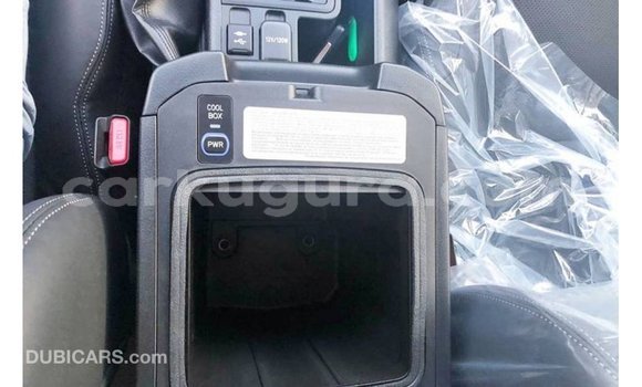 Nunua Imported Toyota Prado Nyeusi Gari ndani ya Import - Dubai nchini Bujumbura Nunua Imported Toyota Prado Nyeusi Gari ndani ya Import - Dubai nchini Bujumbura