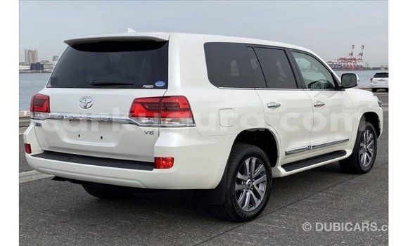Buy Import Toyota Land Cruiser White Car in Import - Dubai in Bujumbura Buy Import Toyota Land Cruiser White Car in Import - Dubai in Bujumbura