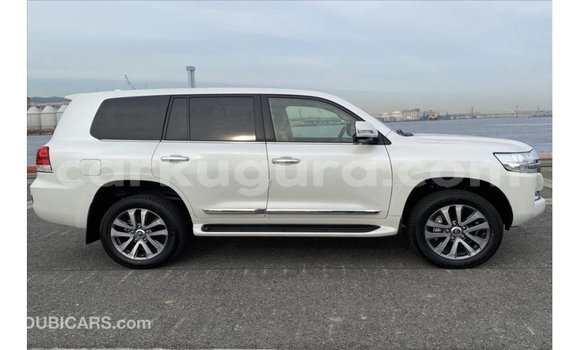 Buy Import Toyota Land Cruiser White Car in Import - Dubai in Bujumbura Buy Import Toyota Land Cruiser White Car in Import - Dubai in Bujumbura