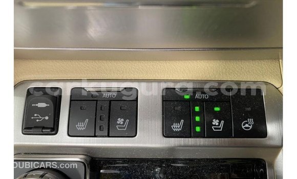 Acheter Import Voiture Toyota Land Cruiser Blanc à Import - Dubai, Bujumbura Acheter Import Voiture Toyota Land Cruiser Blanc à Import - Dubai, Bujumbura