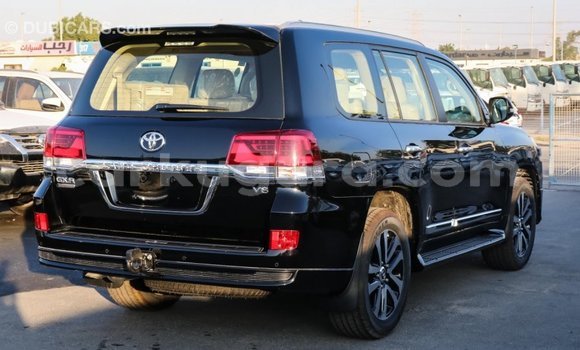 Acheter Import Voiture Toyota Land Cruiser Noir à Import - Dubai, Bujumbura Acheter Import Voiture Toyota Land Cruiser Noir à Import - Dubai, Bujumbura