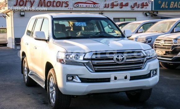 Acheter Import Voiture Toyota Land Cruiser Blanc à Import - Dubai, Bujumbura Acheter Import Voiture Toyota Land Cruiser Blanc à Import - Dubai, Bujumbura