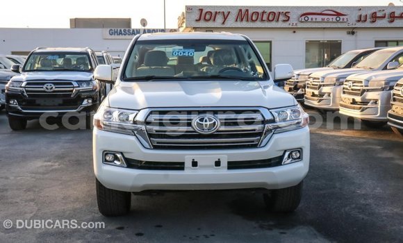 Acheter Import Voiture Toyota Land Cruiser Blanc à Import - Dubai, Bujumbura Acheter Import Voiture Toyota Land Cruiser Blanc à Import - Dubai, Bujumbura