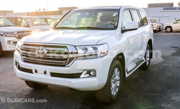 Acheter Import Voiture Toyota Land Cruiser Blanc à Import - Dubai, Bujumbura Acheter Import Voiture Toyota Land Cruiser Blanc à Import - Dubai, Bujumbura