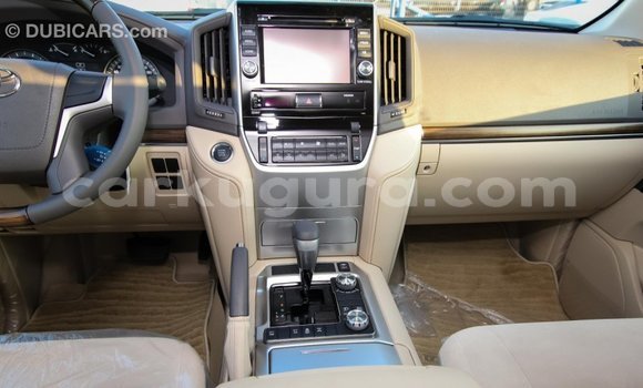 Acheter Import Voiture Toyota Land Cruiser Blanc à Import - Dubai, Bujumbura Acheter Import Voiture Toyota Land Cruiser Blanc à Import - Dubai, Bujumbura