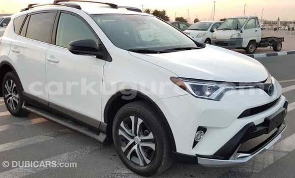 Acheter Import Voiture Toyota RAV4 Blanc à Import - Dubai, Bujumbura Acheter Import Voiture Toyota RAV4 Blanc à Import - Dubai, Bujumbura