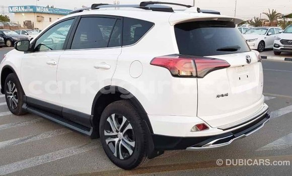 Acheter Import Voiture Toyota RAV4 Blanc à Import - Dubai, Bujumbura Acheter Import Voiture Toyota RAV4 Blanc à Import - Dubai, Bujumbura