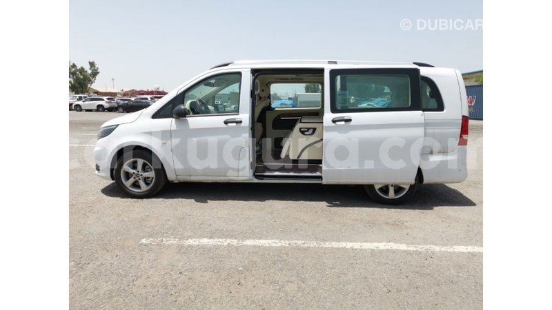 Big with watermark mercedes benz vito bujumbura import dubai 5042