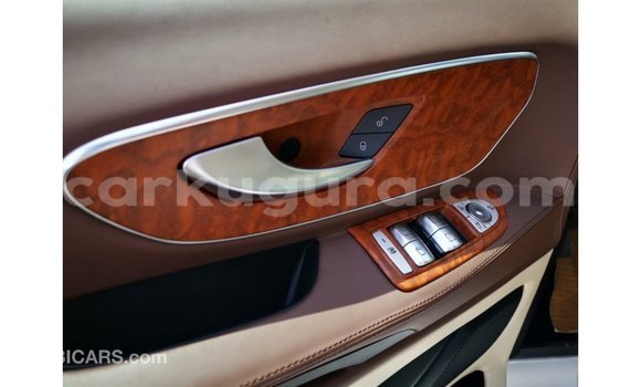 Acheter Import Voiture Mercedes-Benz Vito Blanc à Import - Dubai, Bujumbura Acheter Import Voiture Mercedes-Benz Vito Blanc à Import - Dubai, Bujumbura